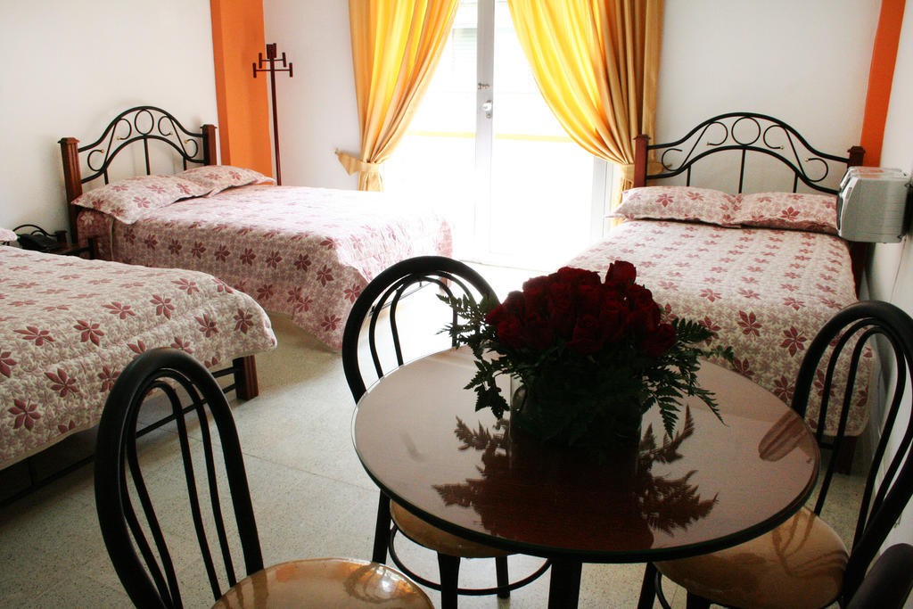 Hotel Normandia Medellín Zimmer foto