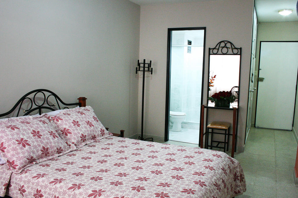 Hotel Normandia Medellín Zimmer foto