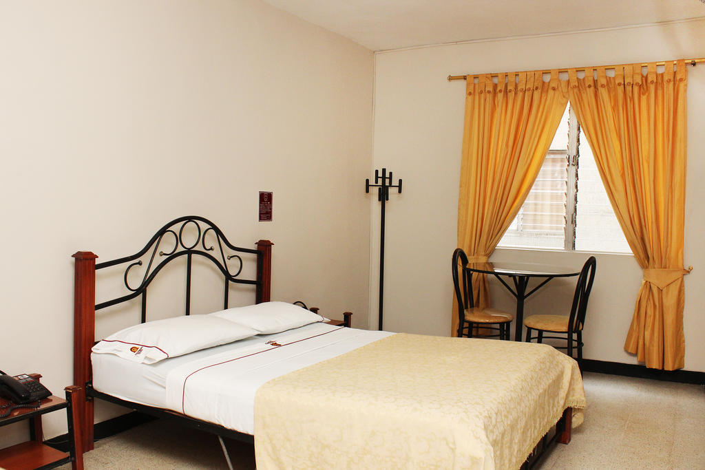 Hotel Normandia Medellín Zimmer foto
